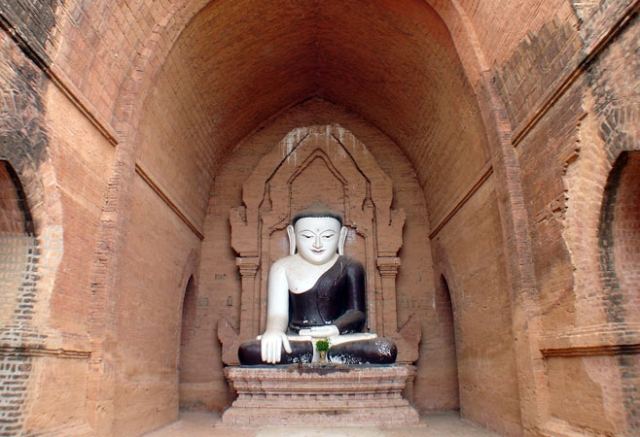 Pyathadar-Pyathatgyi-Temple2