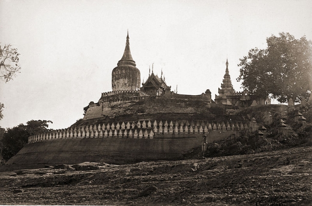 800px-Pumpkin Pagoda -Bupaya Pagoda- Pagan Upper Burma