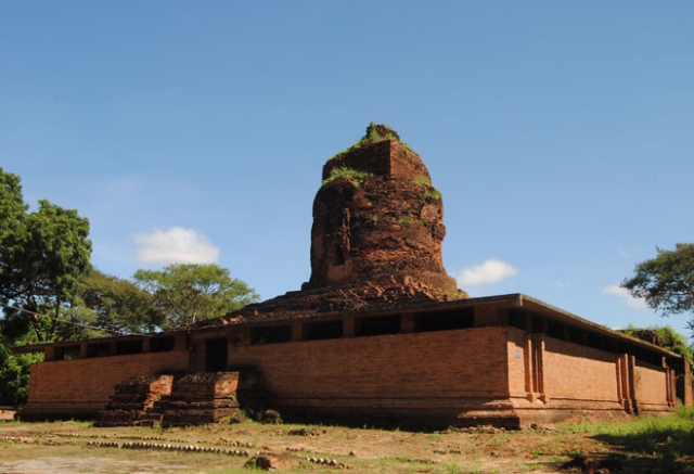 Petleik-East-Pagodas-Bagan-Myanmar