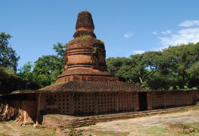 Petleik-West-Pagodas-Bagan-Myanmar