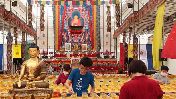 vesak-day-120507e