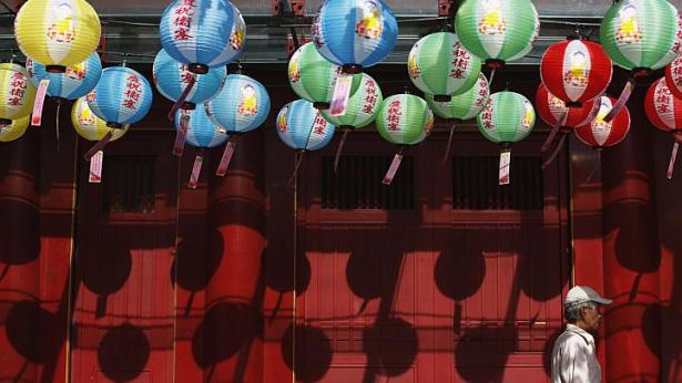 vesak-day-120509e