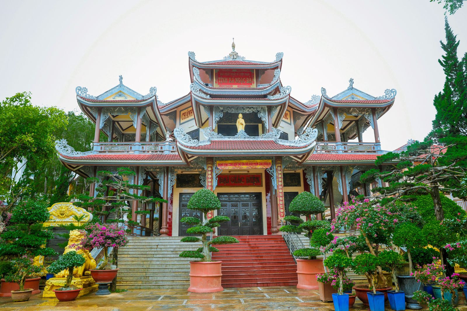Tịnh xá Ngọc Đà – Cõi Phật nơi thành phố ngàn hoa